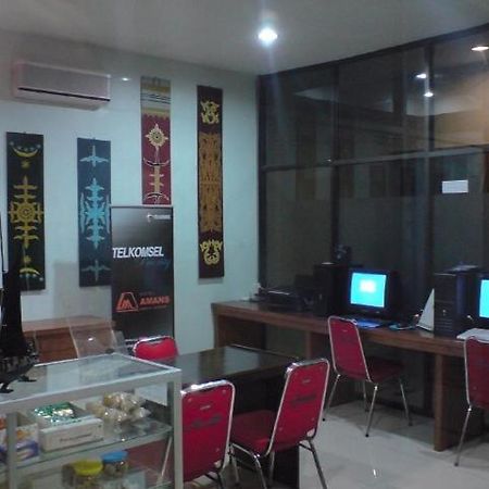 Amans Inn Ambon Exterior foto